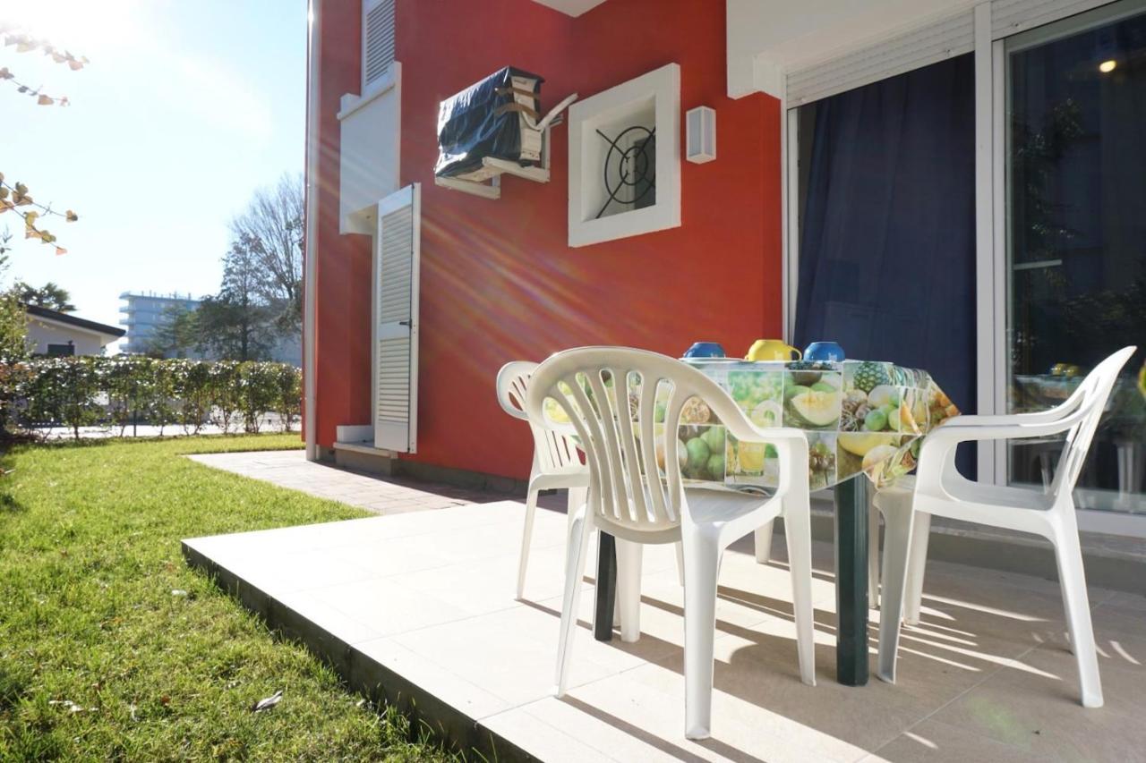 Relax By The Garden - Flat For Up To 6 Guests Apartman Porto Santa Margherita di Caorle Kültér fotó